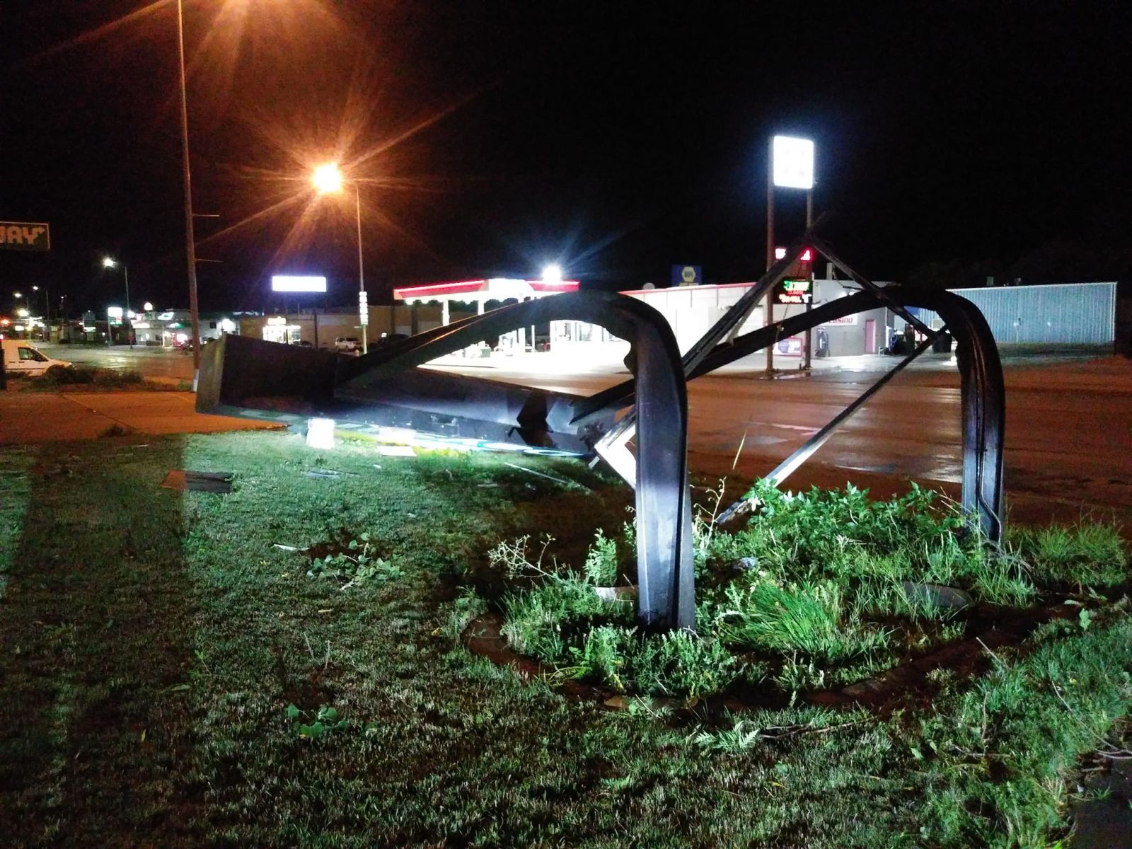 Days Inn sign bent over. Photo credit KCCR Pierre.